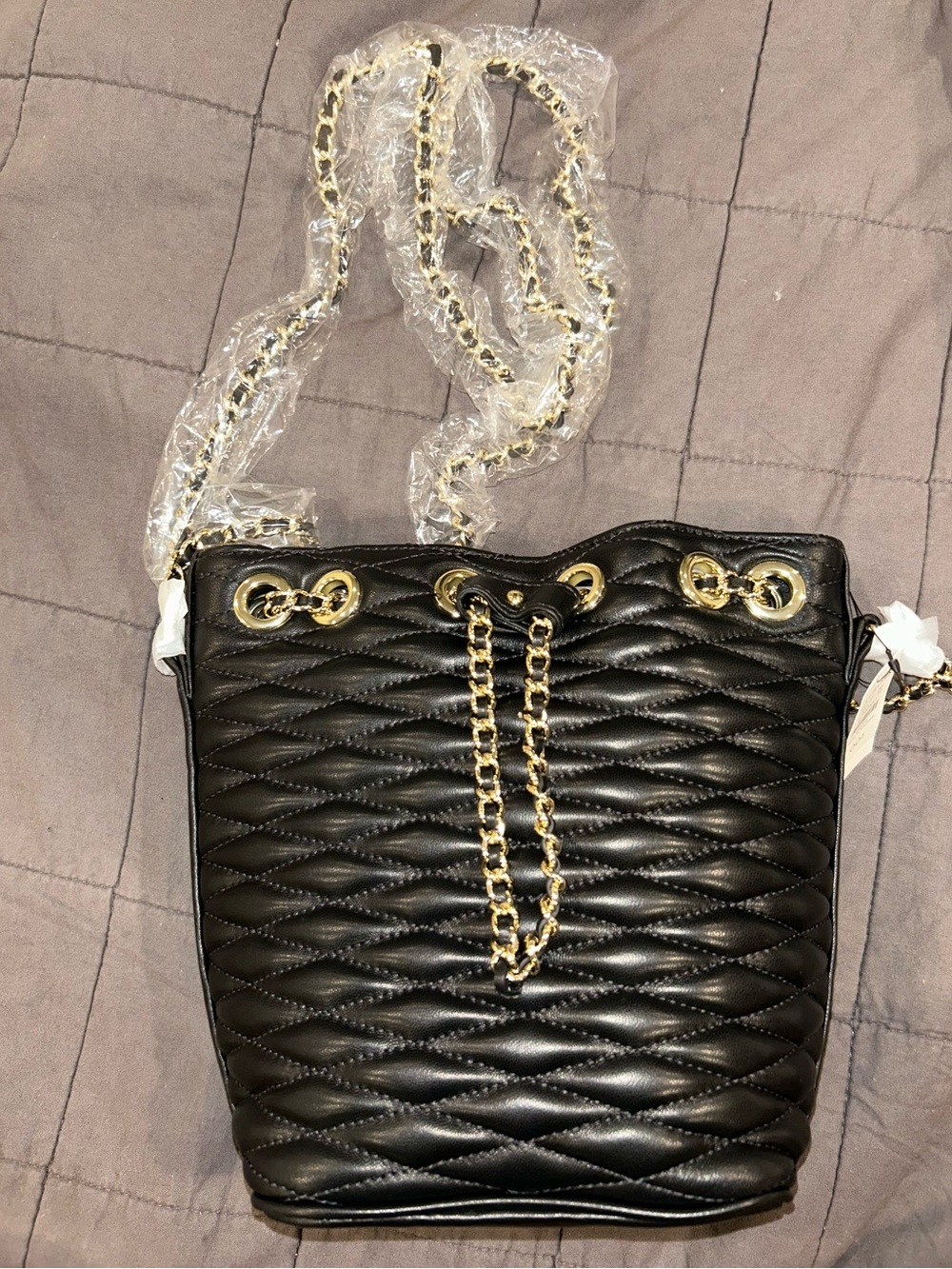 QUILTED LEATHER DRAWSTRING BUCKET BAG GOLD HARDWARE
